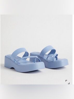 Women’s Torrid Toe Post Strappy Platform Sandal Light Blue Size 10 Wide NWT